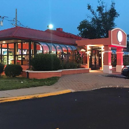 Days Inn By Wyndham Nanuet / Spring Valley Exterior foto