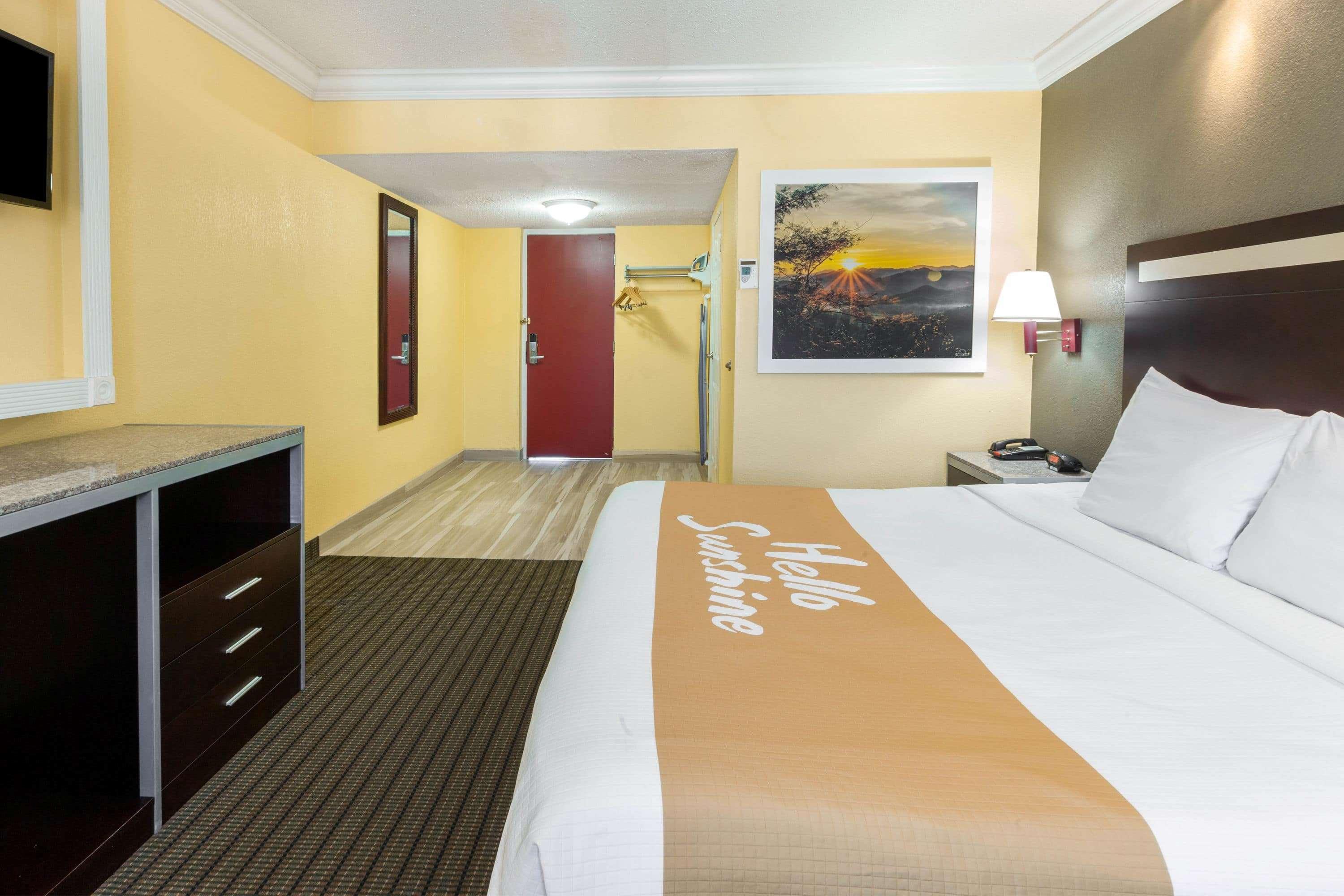 Days Inn By Wyndham Nanuet / Spring Valley Exterior foto