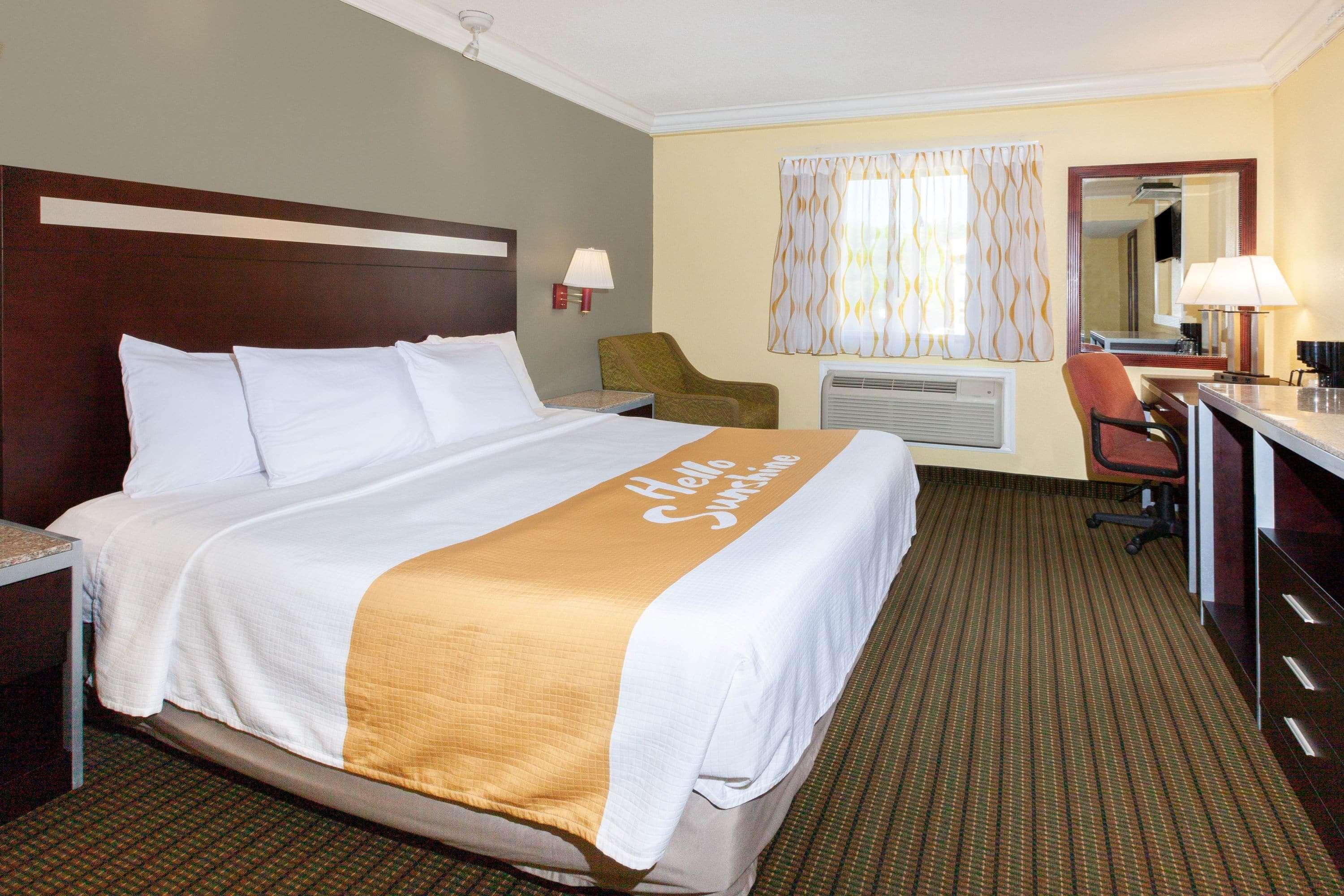 Days Inn By Wyndham Nanuet / Spring Valley Exterior foto