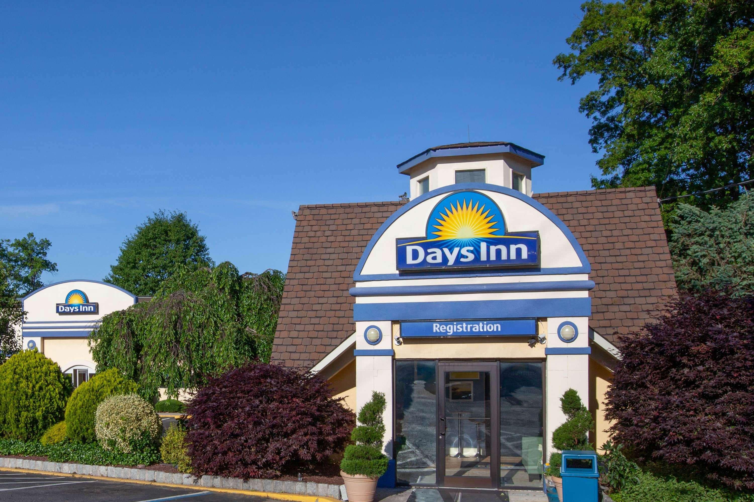Days Inn By Wyndham Nanuet / Spring Valley Exterior foto